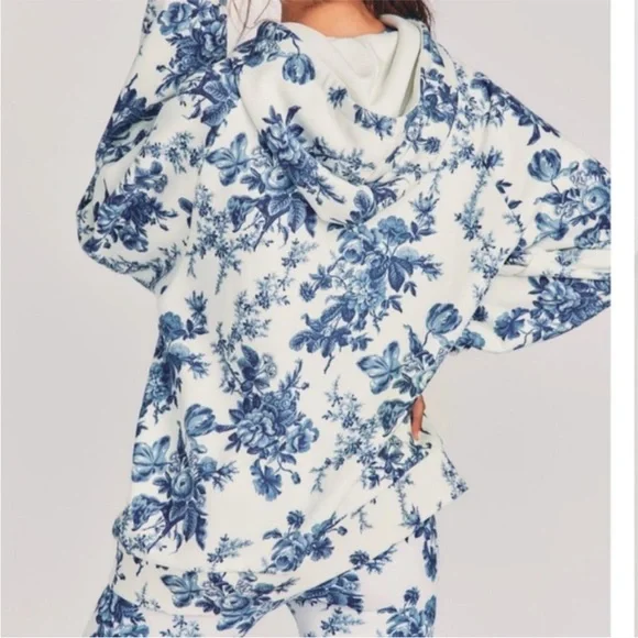 LOVESHACKFANCY Beach Riot Hoodie Sweatshirt - Picture 4 of 15